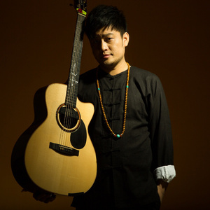 艳丽人妖玩人妖
