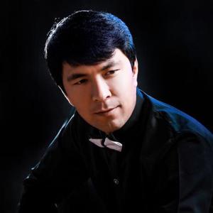 艳丽人妖玩人妖
